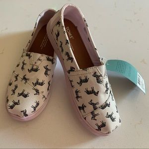 Tom’s Shoes White Canvas Zebra Print NWT size 5